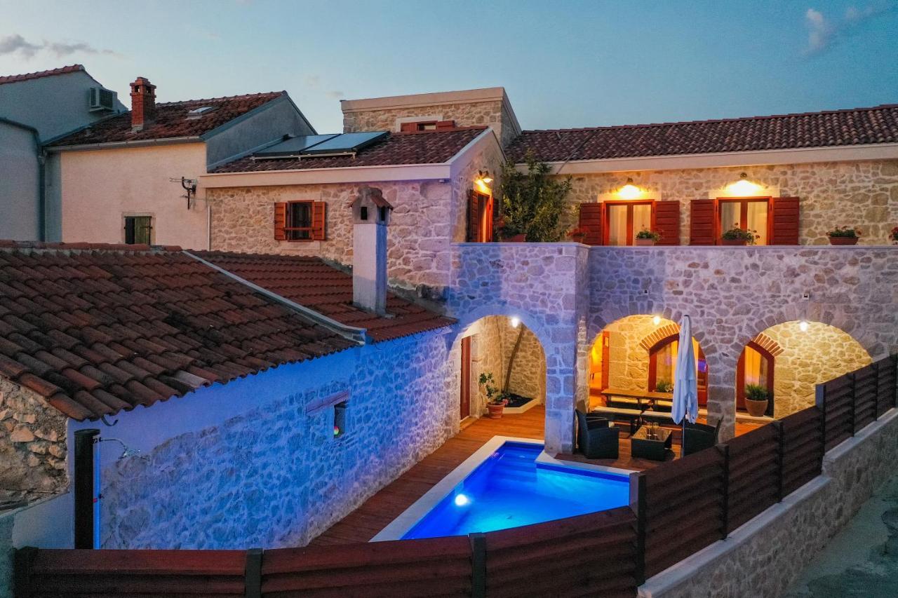 Holiday Home Mare Петрчане Екстер'єр фото
