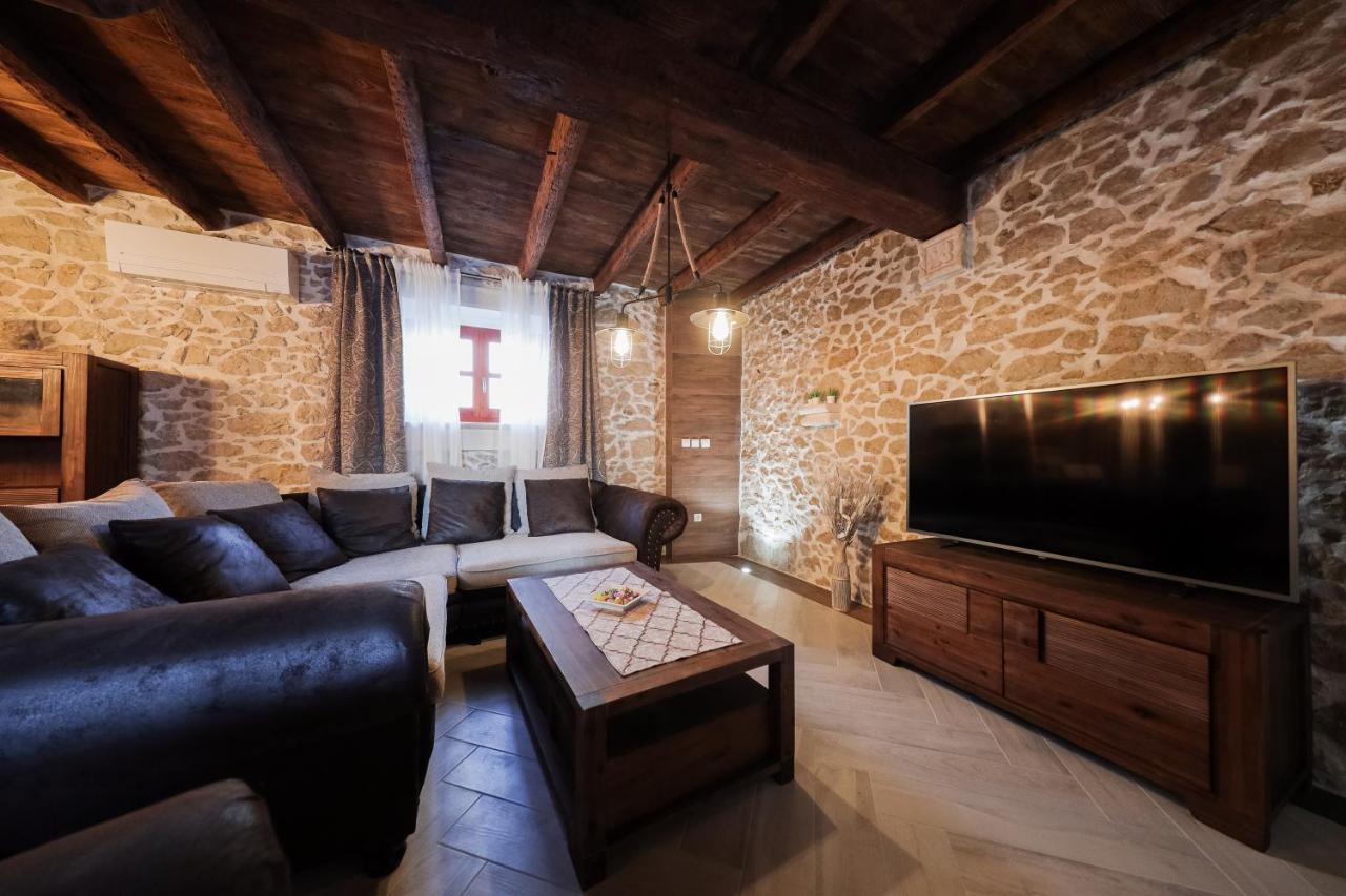 Holiday Home Mare Петрчане Екстер'єр фото